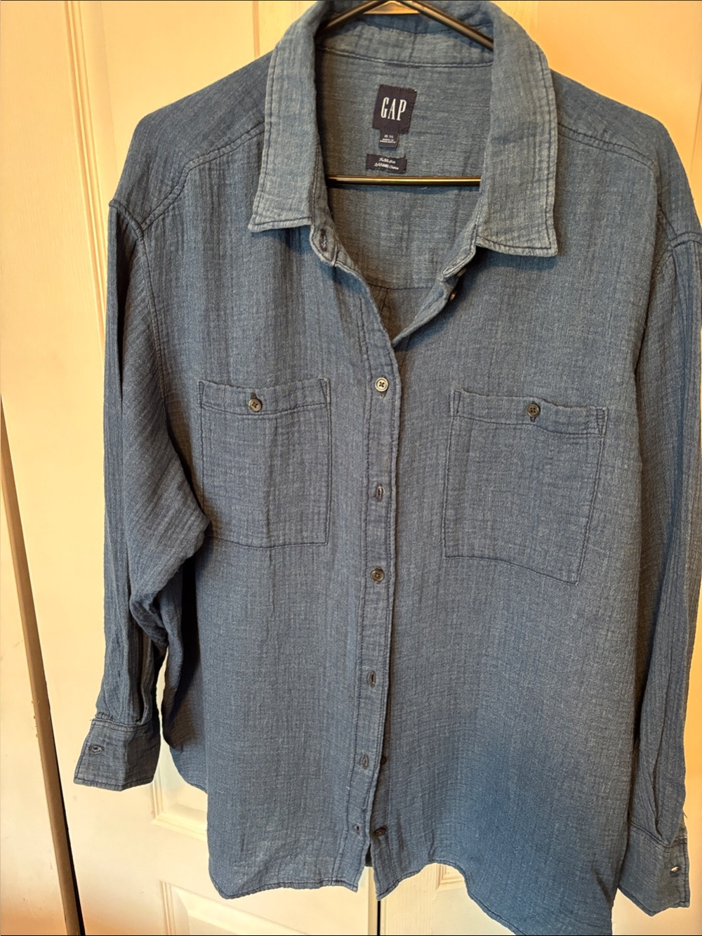 GAP Blue Women’s Button-Down Shirt with Chest Pockets